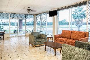 studio 6 lake jackson tx