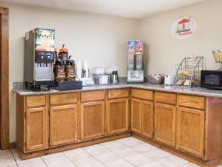 studio 6 lake jackson tx