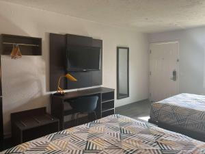 studio 6 lake jackson tx