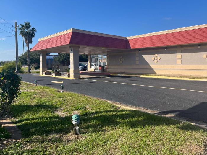 studio 6 lake jackson tx