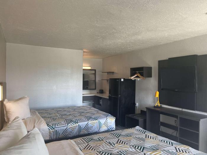 studio 6 lake jackson tx