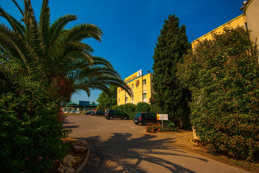 greet hotel montpellier aeroport parc des expos