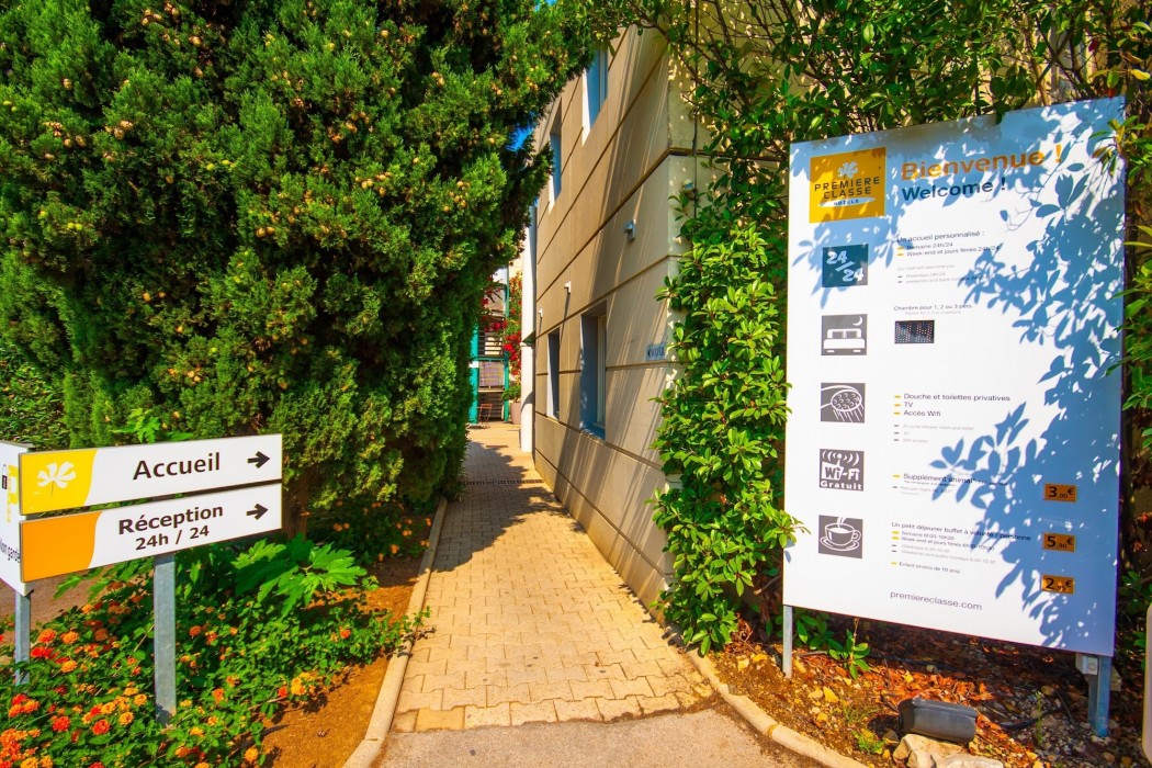 greet hotel montpellier aeroport parc des expos