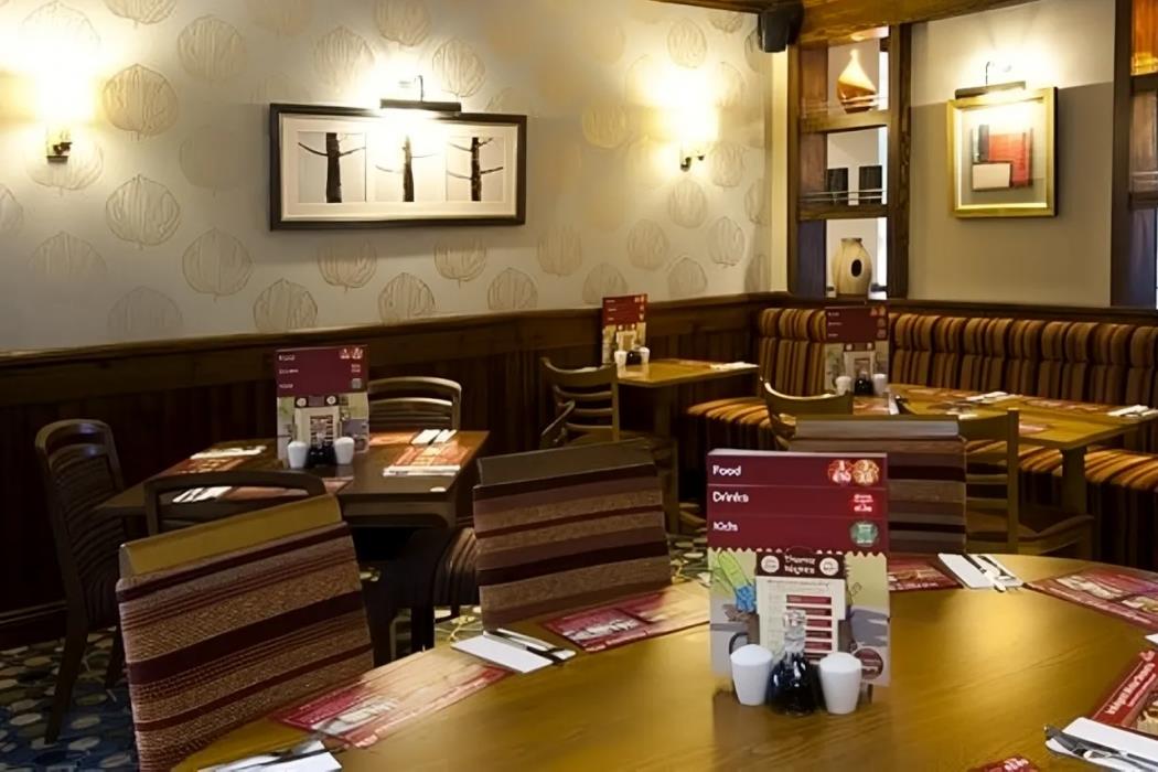 Premier Inn Oldham Central,Greater Manchester>>Chadderton,3 star