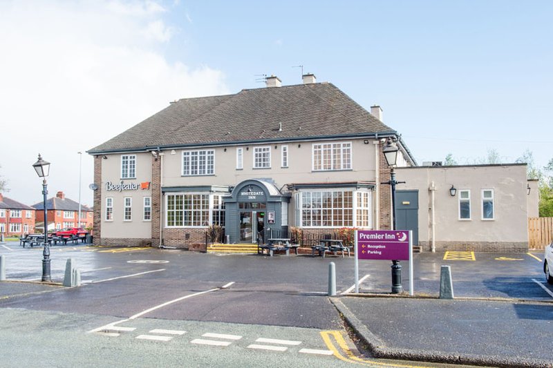 premier inn oldham broadway