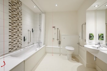 premier inn nottingham south
