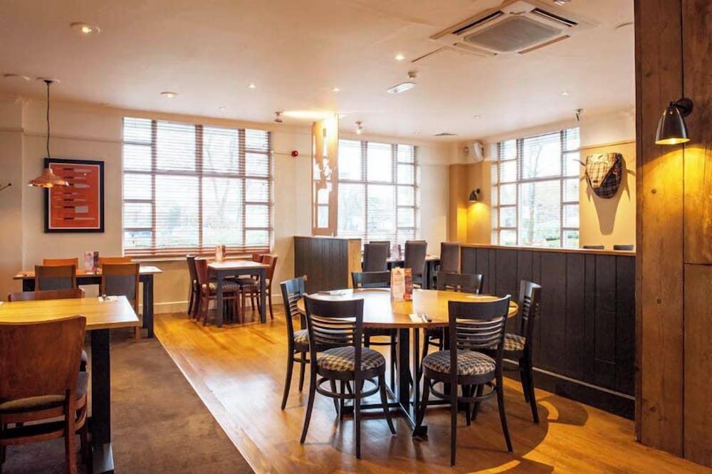 premier inn nottingham castle marina