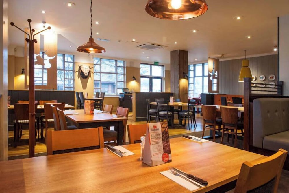 premier inn nottingham castle marina