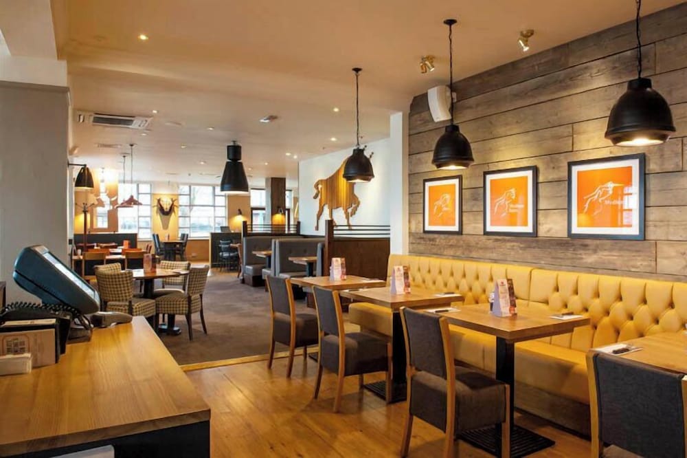 premier inn nottingham castle marina