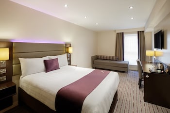 premier inn nottingham castle marina