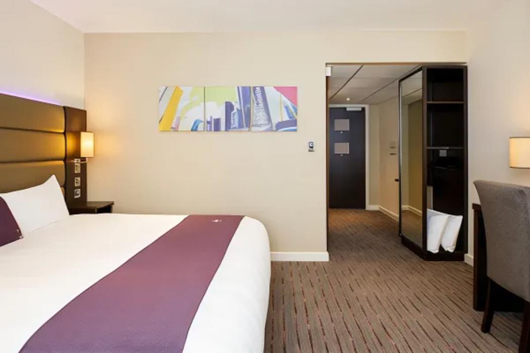 premier inn manchester wilmslow