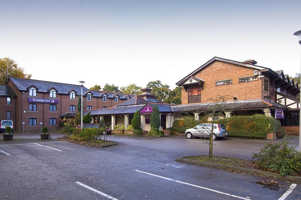 premier inn manchester wilmslow