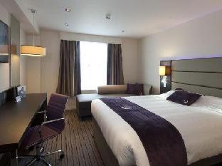 premier inn manchester wilmslow
