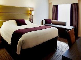 premier inn manchester wilmslow