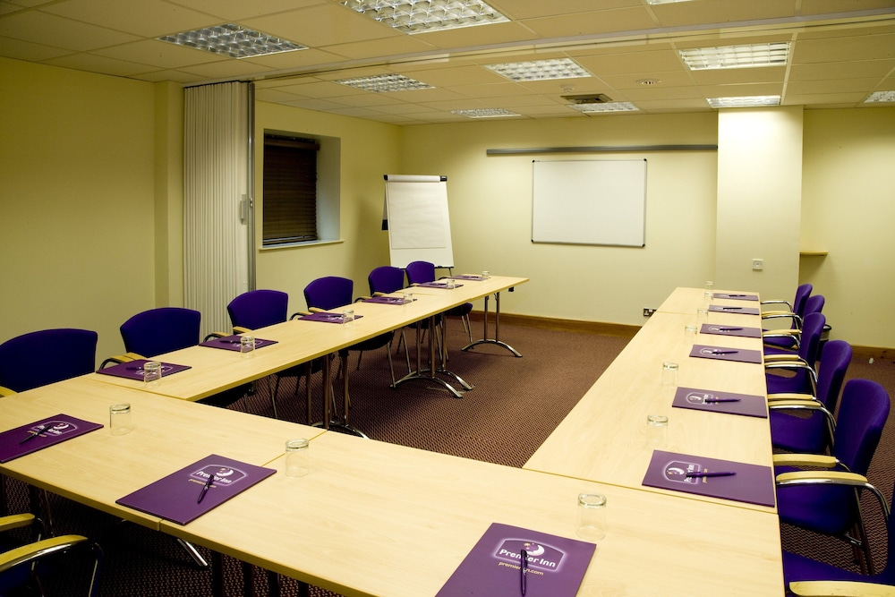 premier inn london wimbledon south