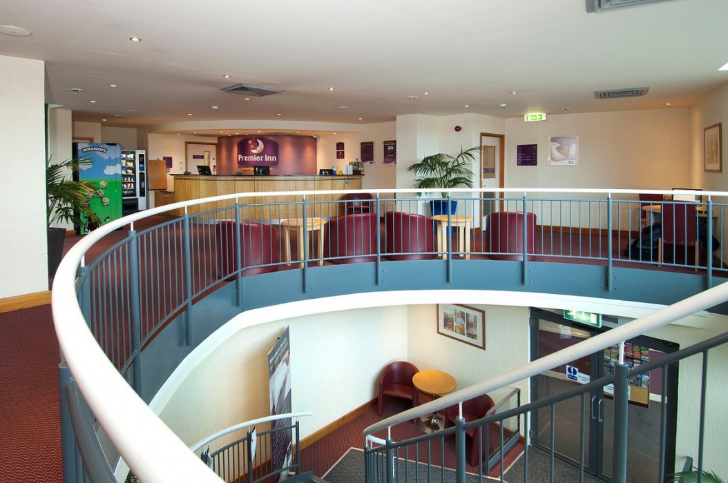 premier inn london wimbledon south