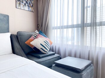 studio springlake summarecon bekasi apartment near shopping mall