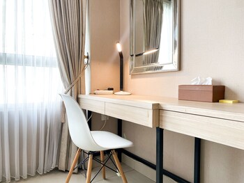 studio springlake summarecon bekasi apartment near shopping mall