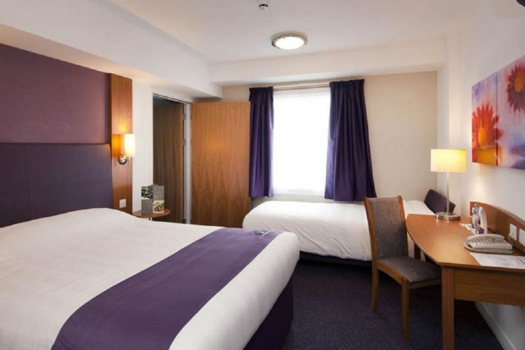 premier inn crewe west