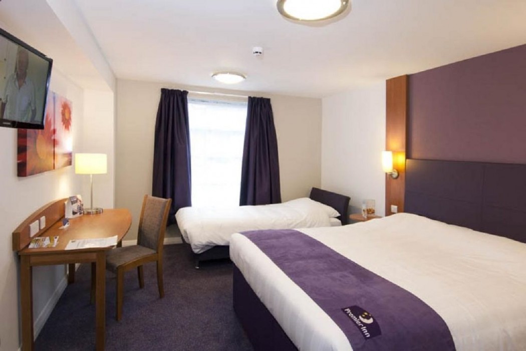 premier inn crewe west