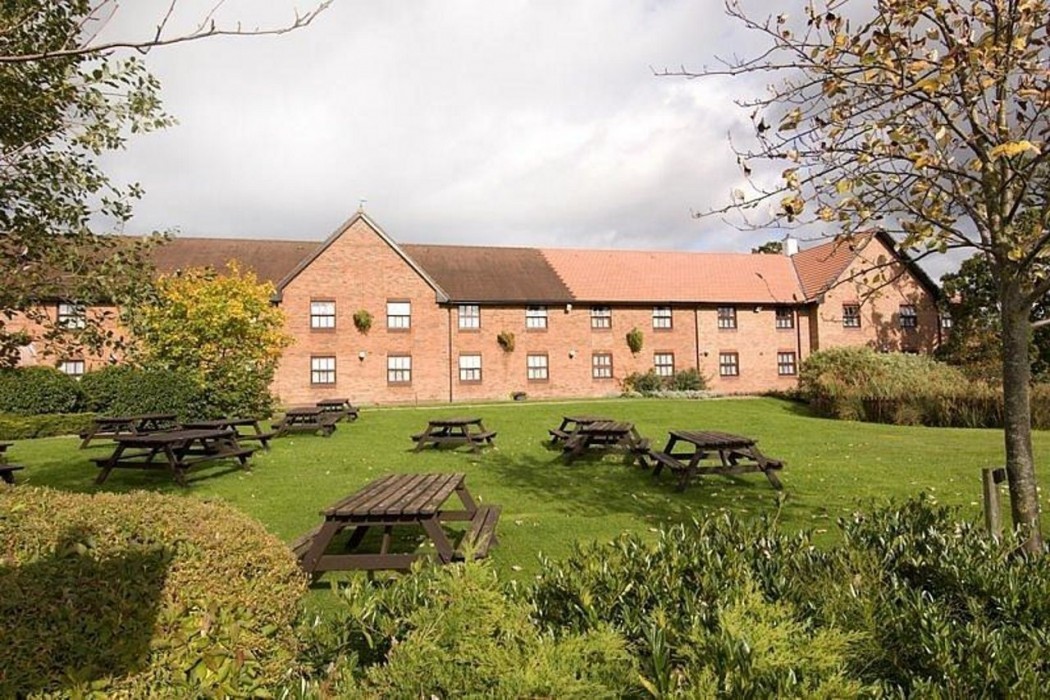 premier inn crewe west