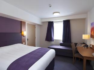 premier inn crewe west