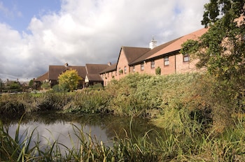 premier inn crewe west