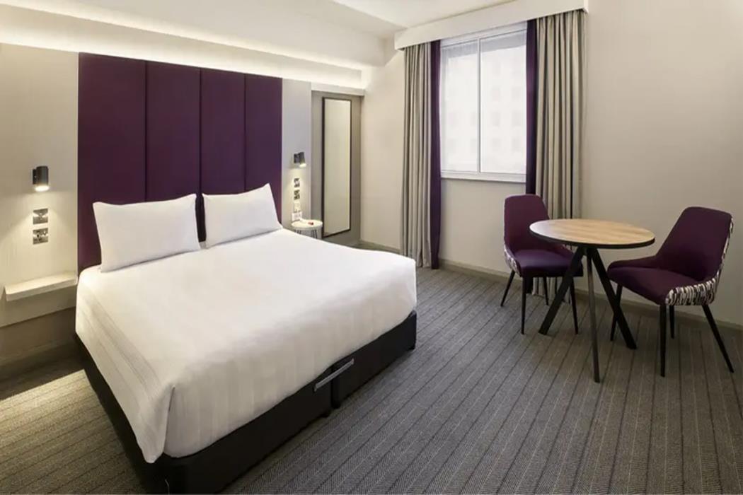 premier inn belfast city cathedral quarter