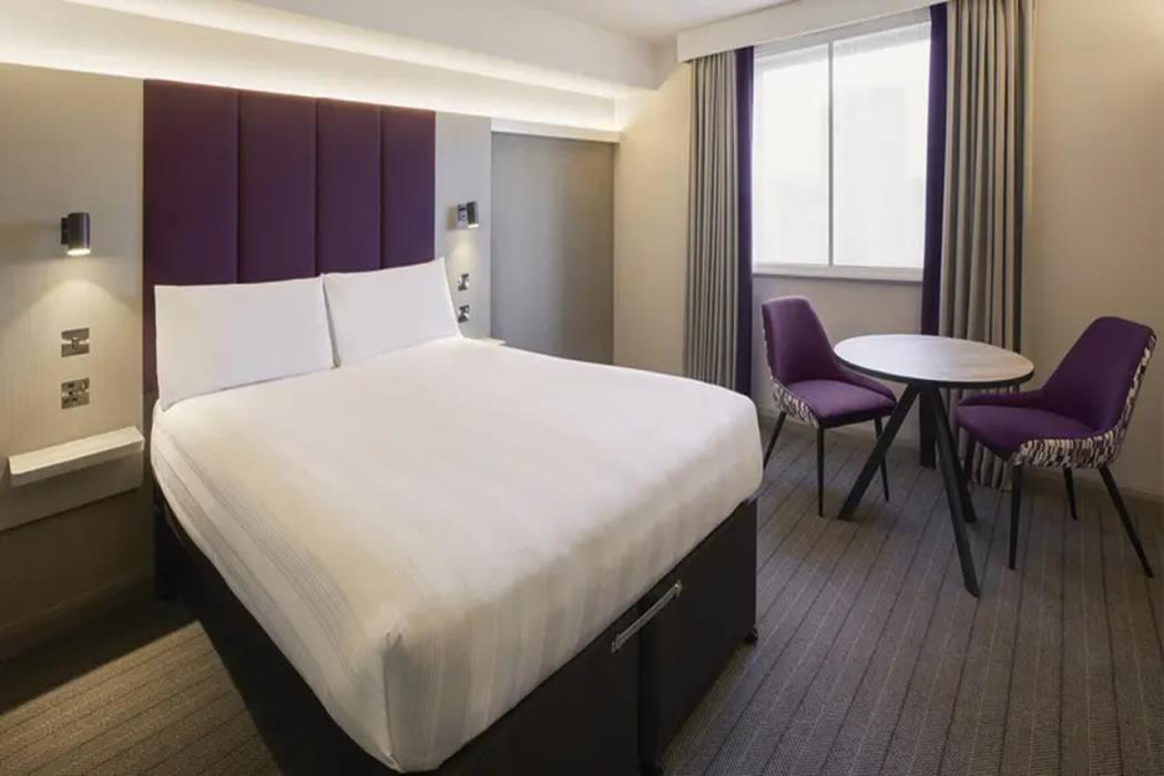 premier inn belfast city cathedral quarter