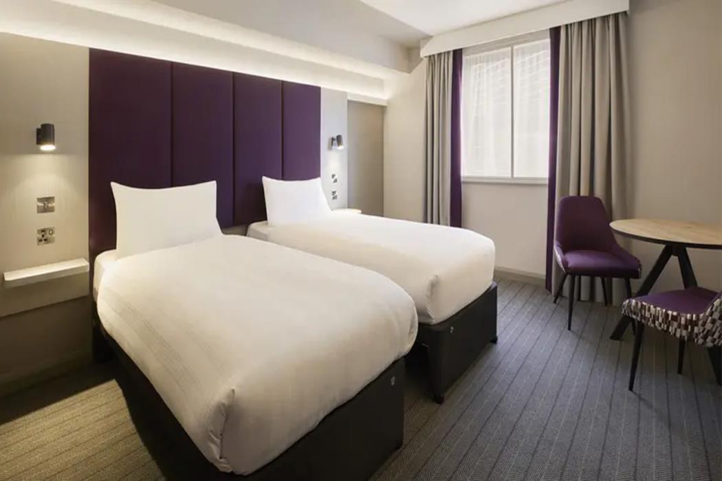 premier inn belfast city cathedral quarter
