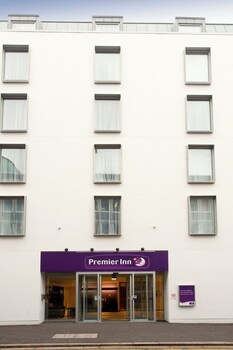premier inn belfast city cathedral quarter