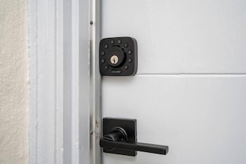 stunning 2 bedroom 1 bath home near bart