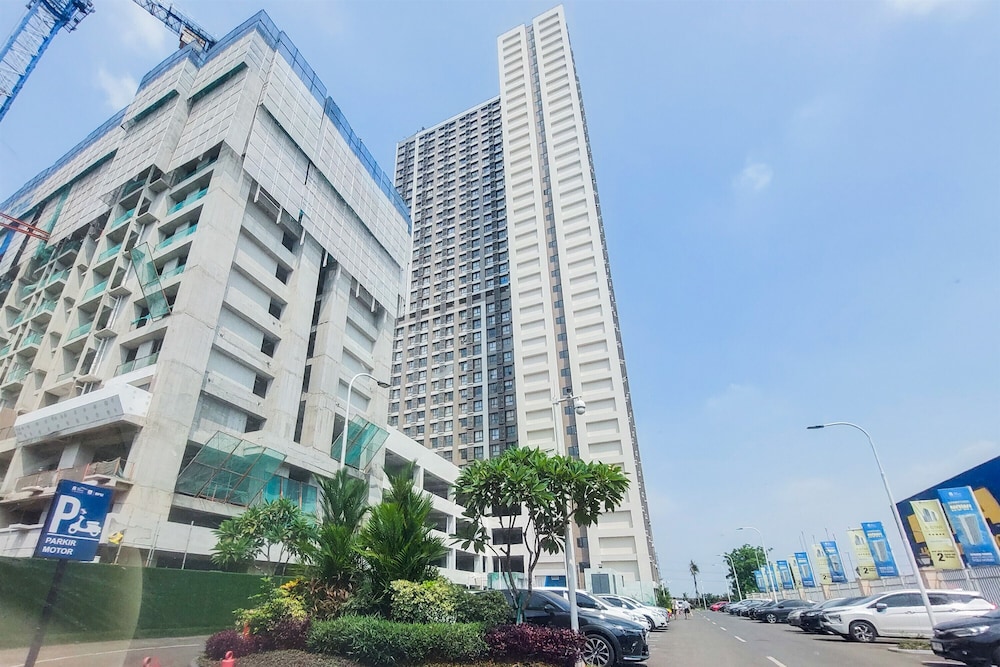 stunning and strategic studio apartment sky house alam sutera