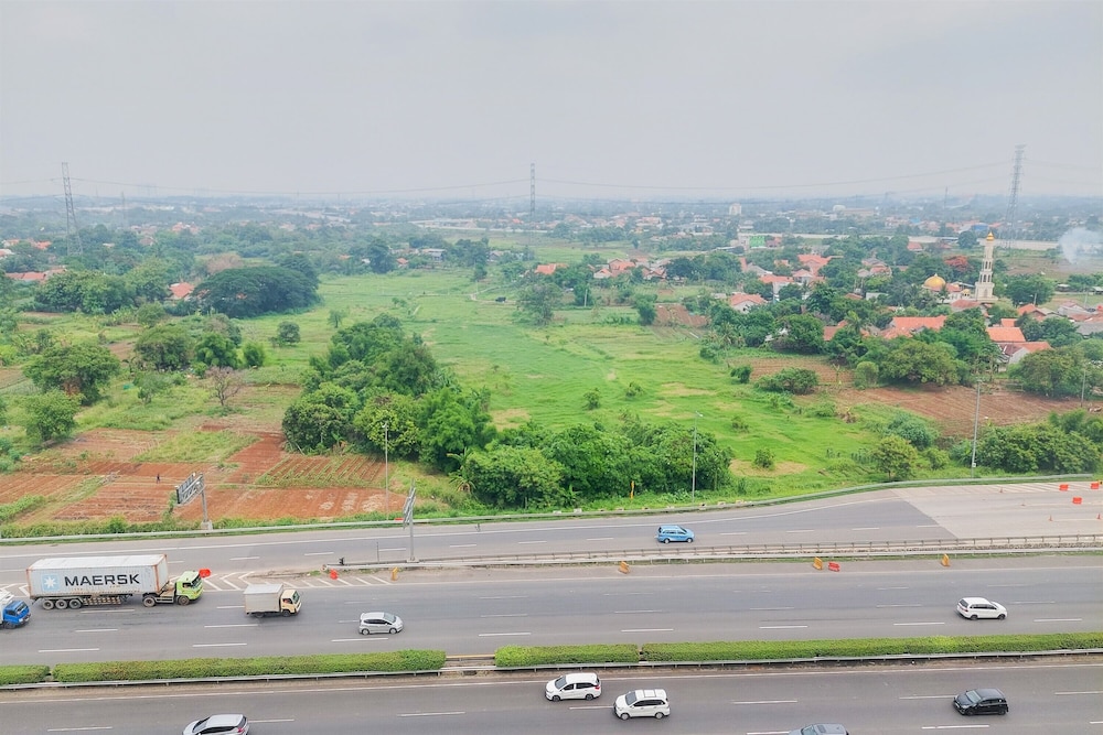 stunning and strategic studio apartment sky house alam sutera