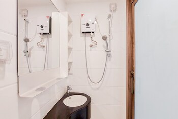 stunning and strategic studio apartment sky house alam sutera