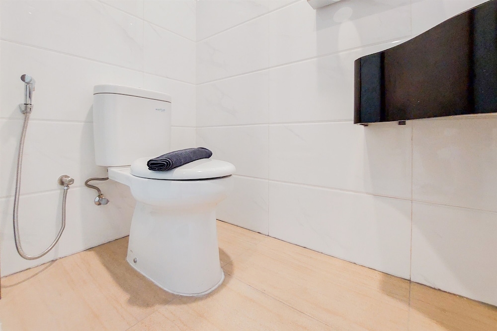 stunning and strategic studio apartment sky house alam sutera