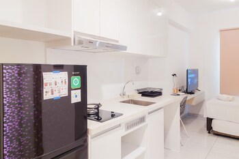 stunning and strategic studio apartment sky house alam sutera