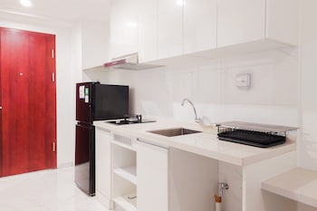 stunning and strategic studio apartment sky house alam sutera