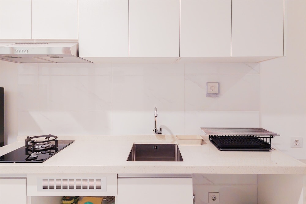 stunning and strategic studio apartment sky house alam sutera