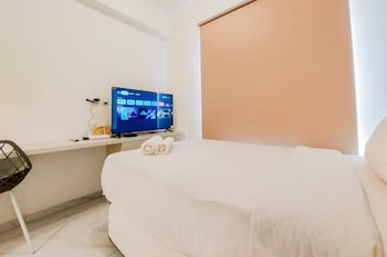 stunning and strategic studio apartment sky house alam sutera