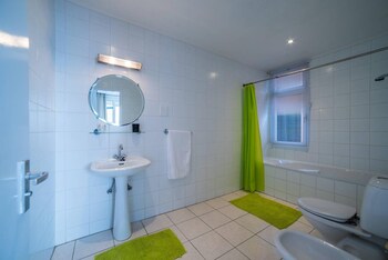 stunning balcony view spacious 2br apt at unique location