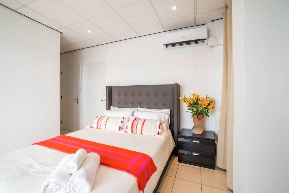 stunning balcony view spacious 2br apt at unique location