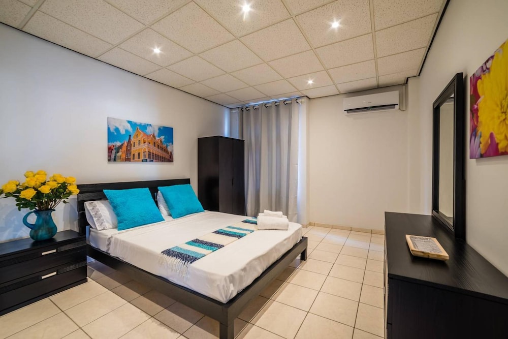 stunning balcony view spacious 2br apt at unique location