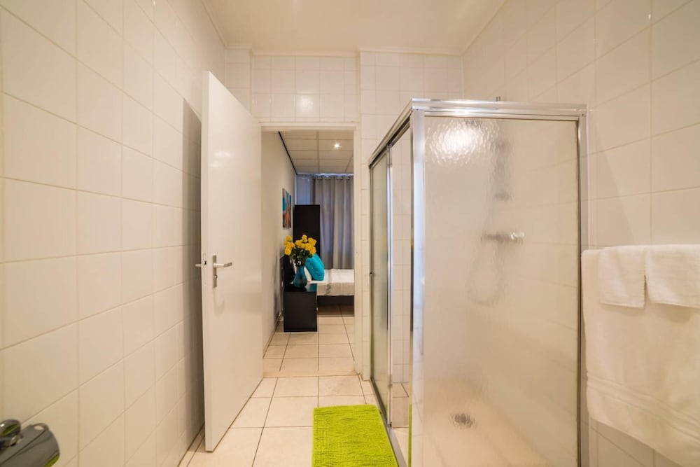 stunning balcony view spacious 2br apt at unique location