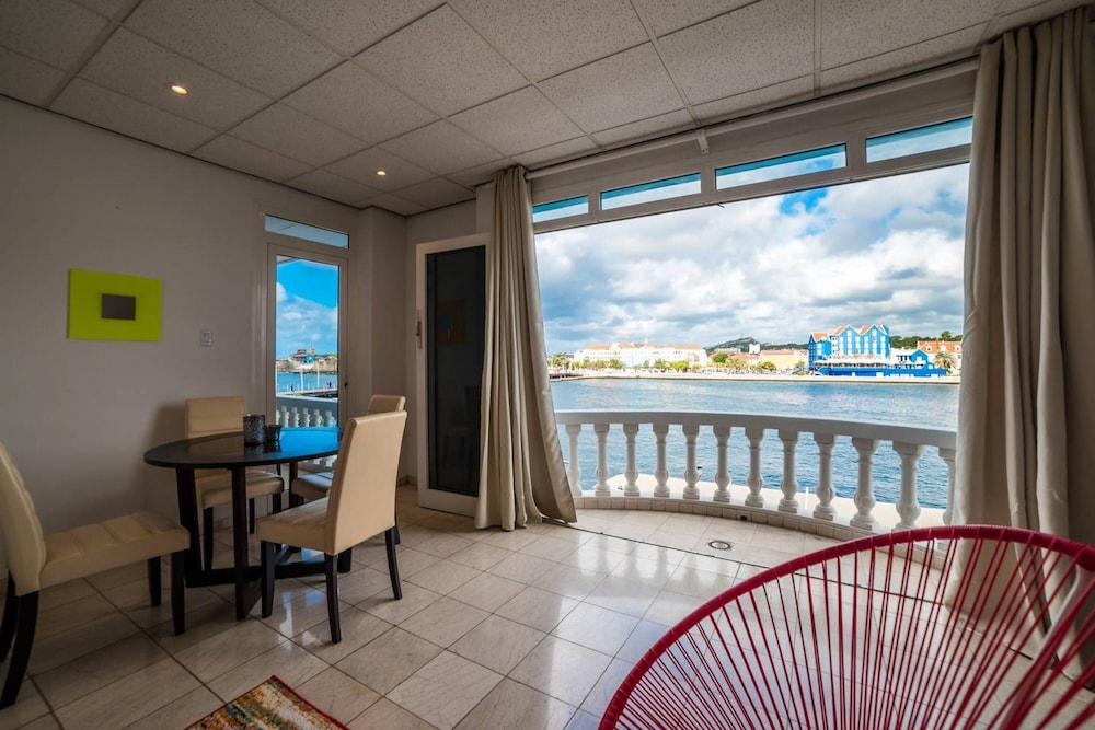 stunning balcony view spacious 2br apt at unique location