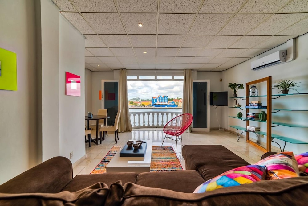 stunning balcony view spacious 2br apt at unique location