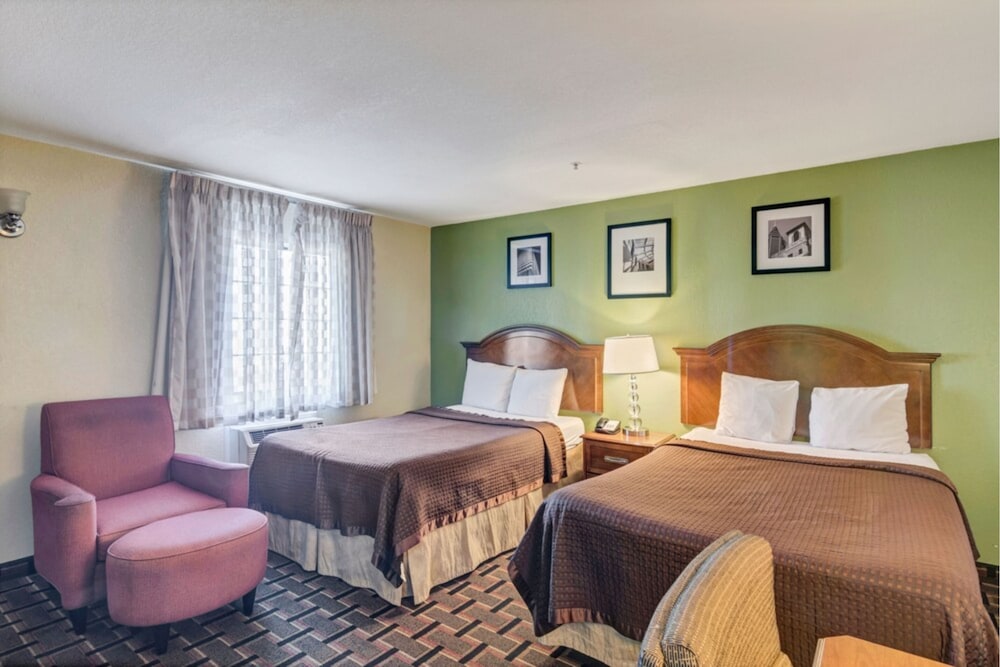 savannah garden hotel