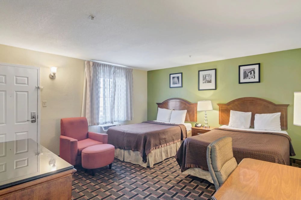 savannah garden hotel