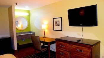 savannah garden hotel
