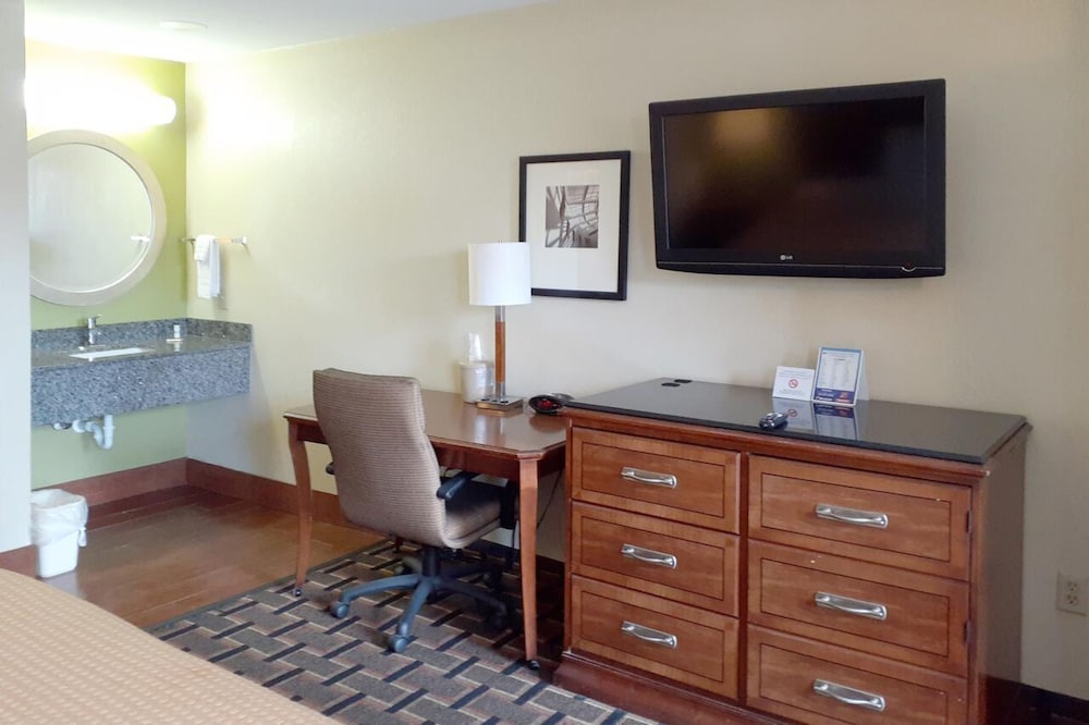 savannah garden hotel